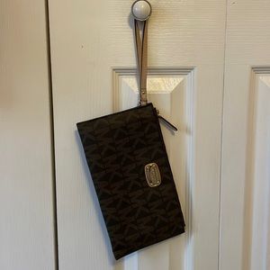 COPY - Michael Kors wristlet. Very good condition. Lightly used